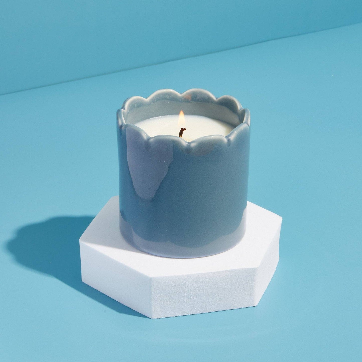 ZESTY LEMONS Scalloped Sky Blue Candle (Amber & Bergamot)